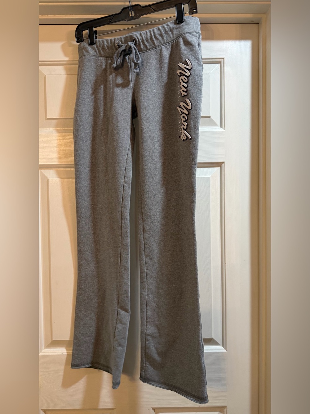 Aeropostale Gray 'New York' Sweatpants with Drawstring size medium